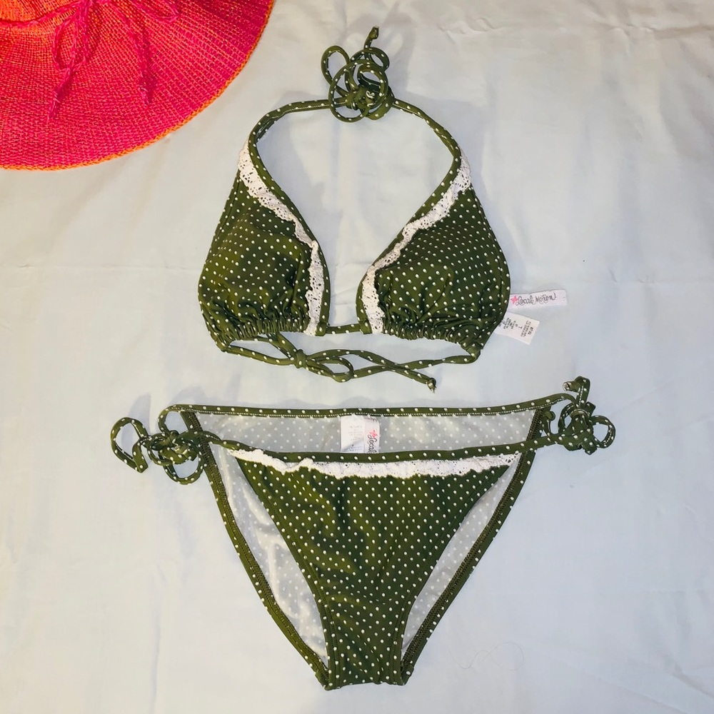 🌴🏖🌞LOCAL MOTION bikini👙 Size: L